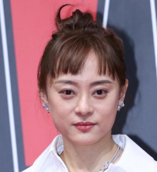 新澳门2025年开奖记录和孙俪唇下痣没了与孙俪嘴唇的痣