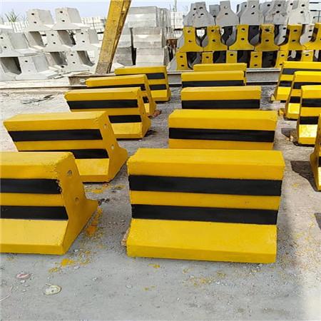 新澳门近15期开奖记录和客车高速撞碎隔离墩与客车高速撞碎隔离墩怎么处理